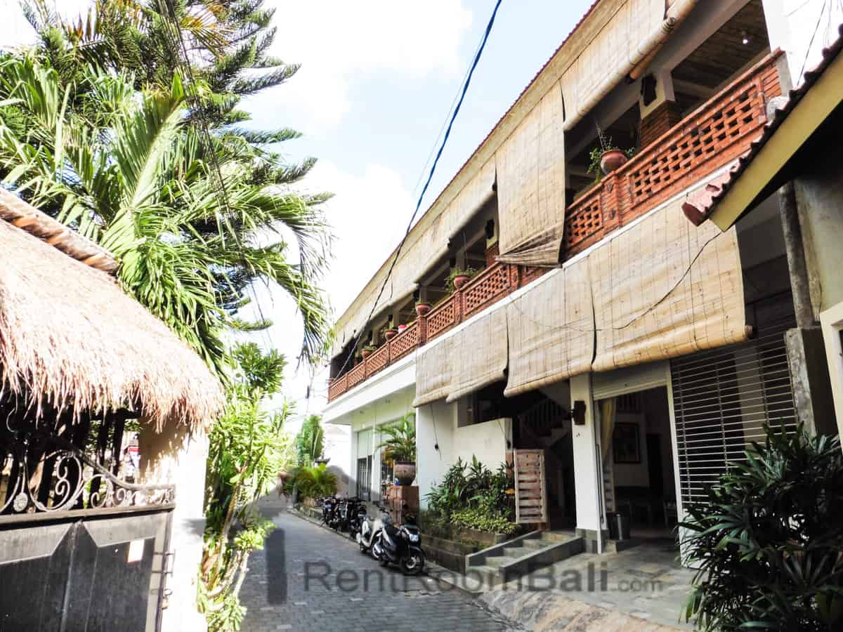 Van Mandri Tegal Cupek Studios – Kerobokan
