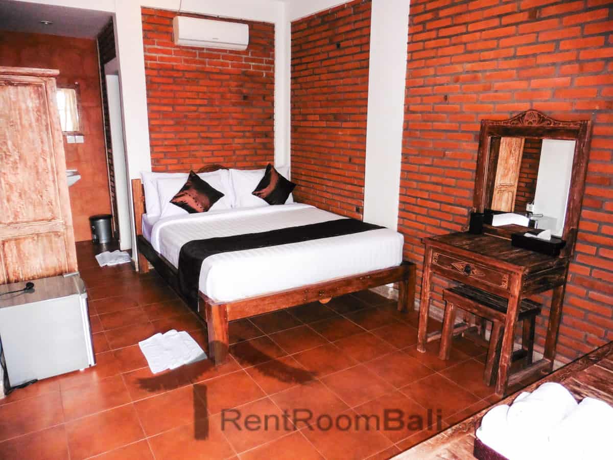 Van Mandri Tegal Cupek Studios – Kerobokan