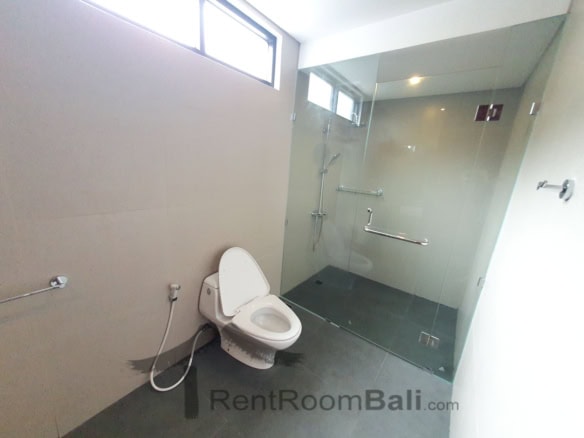 584