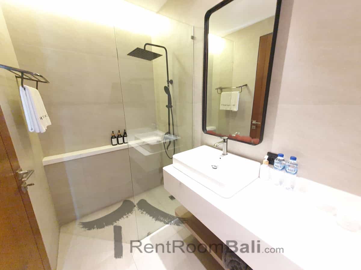 The R Studios – Pererenan